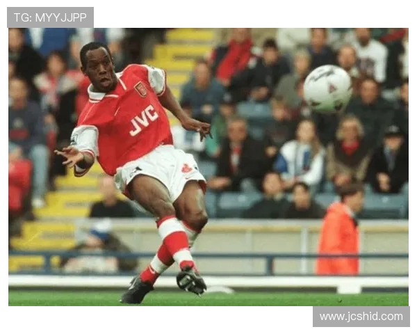 帕利尼亚对位阿森纳中场的对抗能力解析