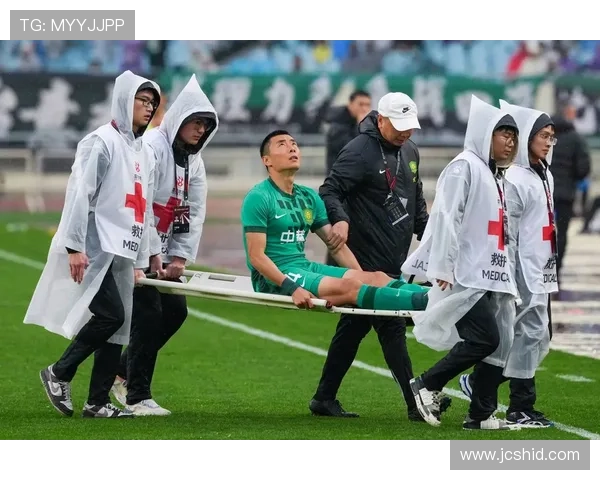 国安战术脱节拖慢全队节奏，中场缺组织核心成致命短板，豪门地位下滑难掩崛起乏力！