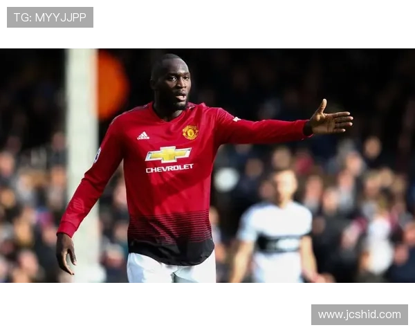 曼联体系僵局持续加重,竞争压力与表现稳定性面临新考验 曼联体系僵局持续加重,竞争压力与表现稳定性面临新考验