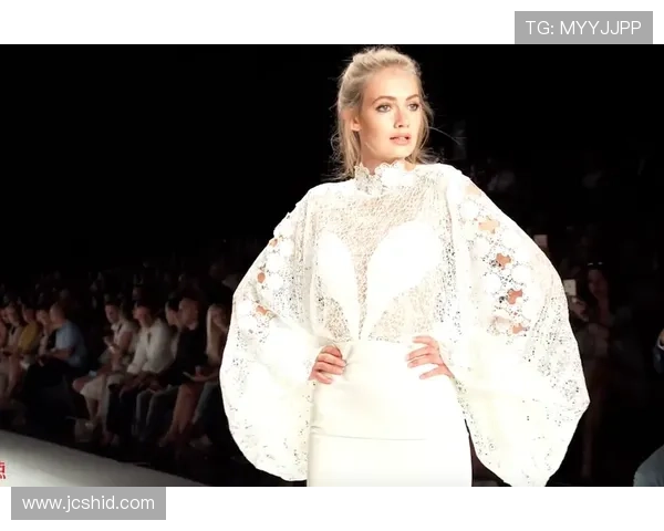 杨倩这么拼，休息天逛街都像顶级模特走秀？